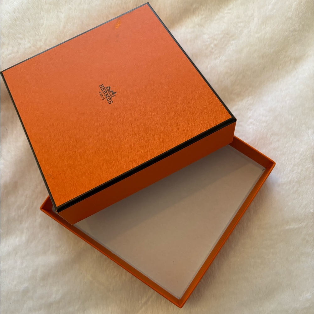 Small hermes' gift box